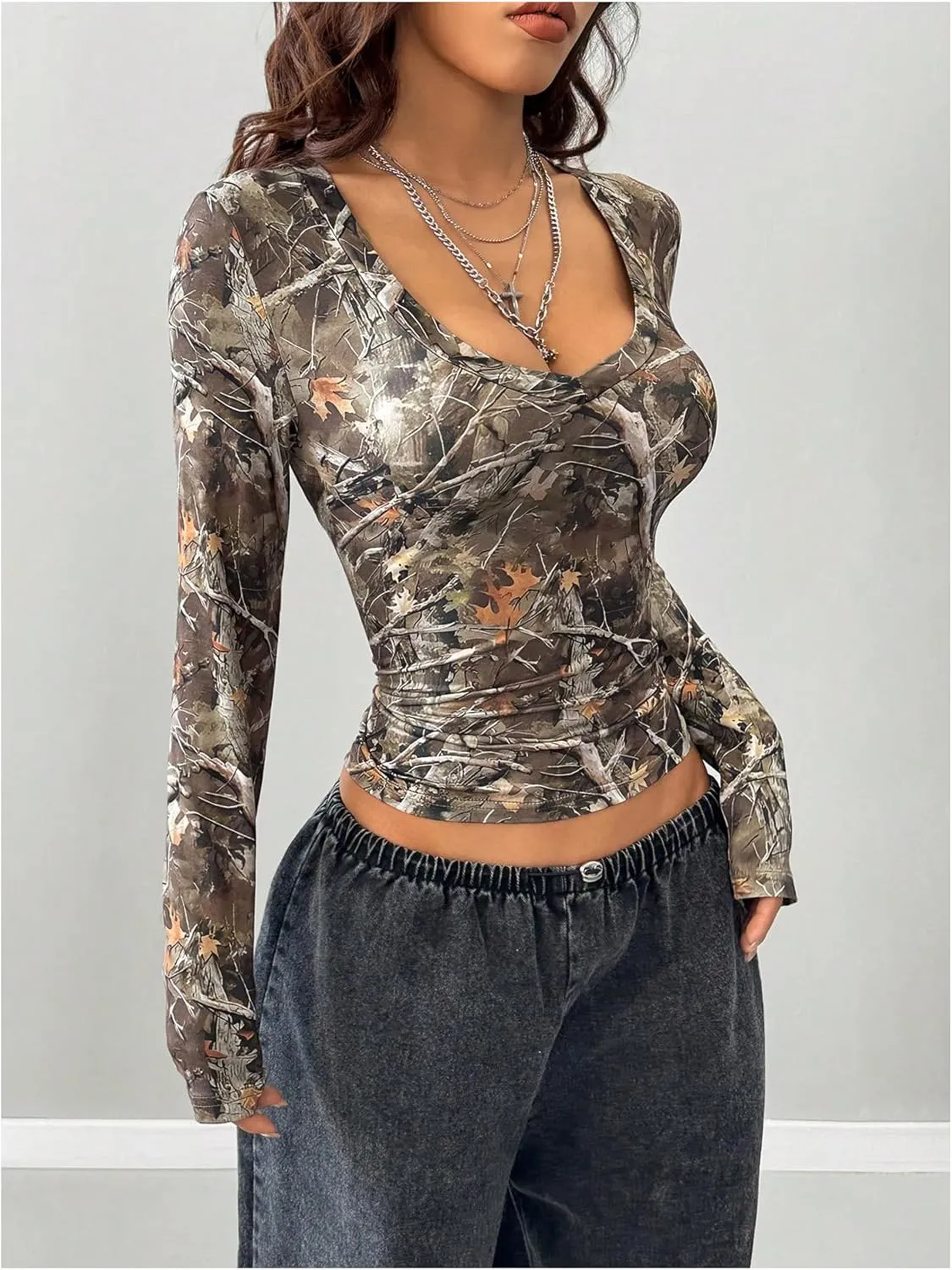 GORGLITTER Women's Y2k Camo Print Ruched Tee Top V Neck Long Sleeve Slim T Shirts