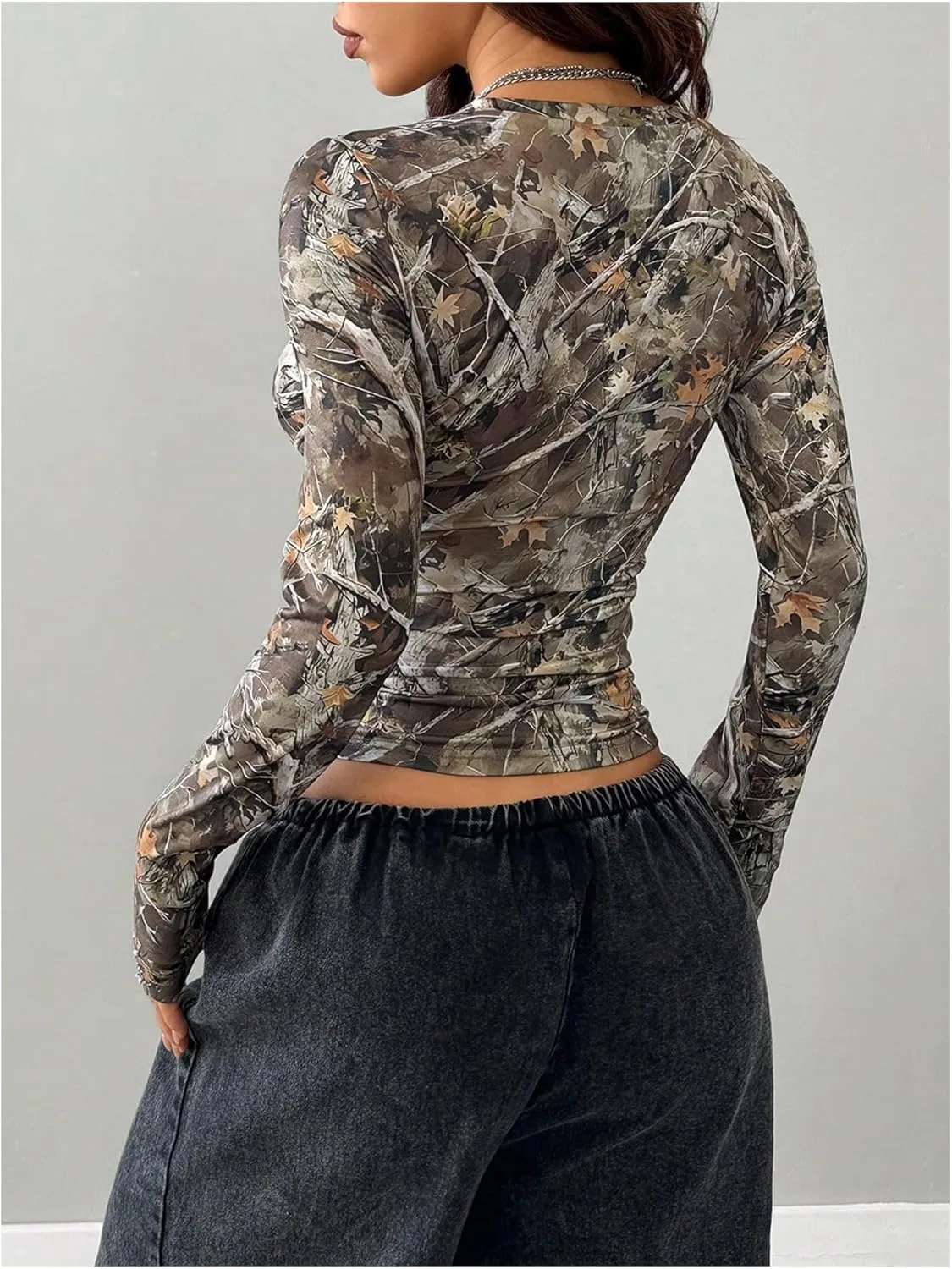 GORGLITTER Women's Y2k Camo Print Ruched Tee Top V Neck Long Sleeve Slim T Shirts