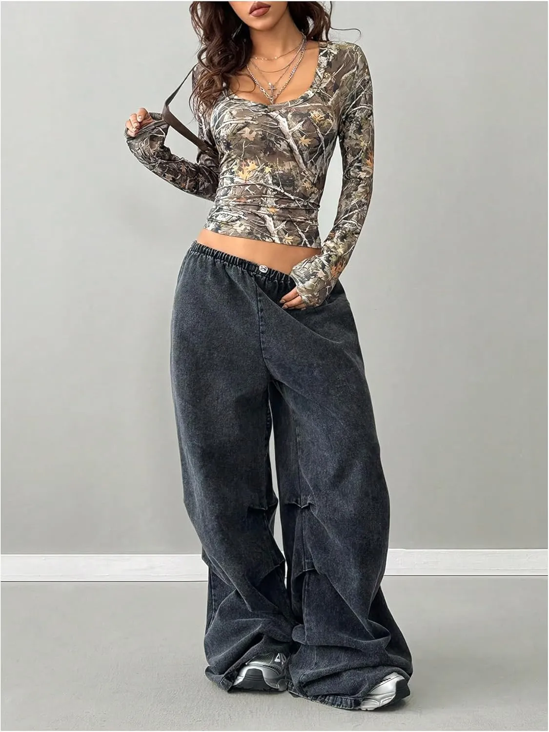 GORGLITTER Women's Y2k Camo Print Ruched Tee Top V Neck Long Sleeve Slim T Shirts