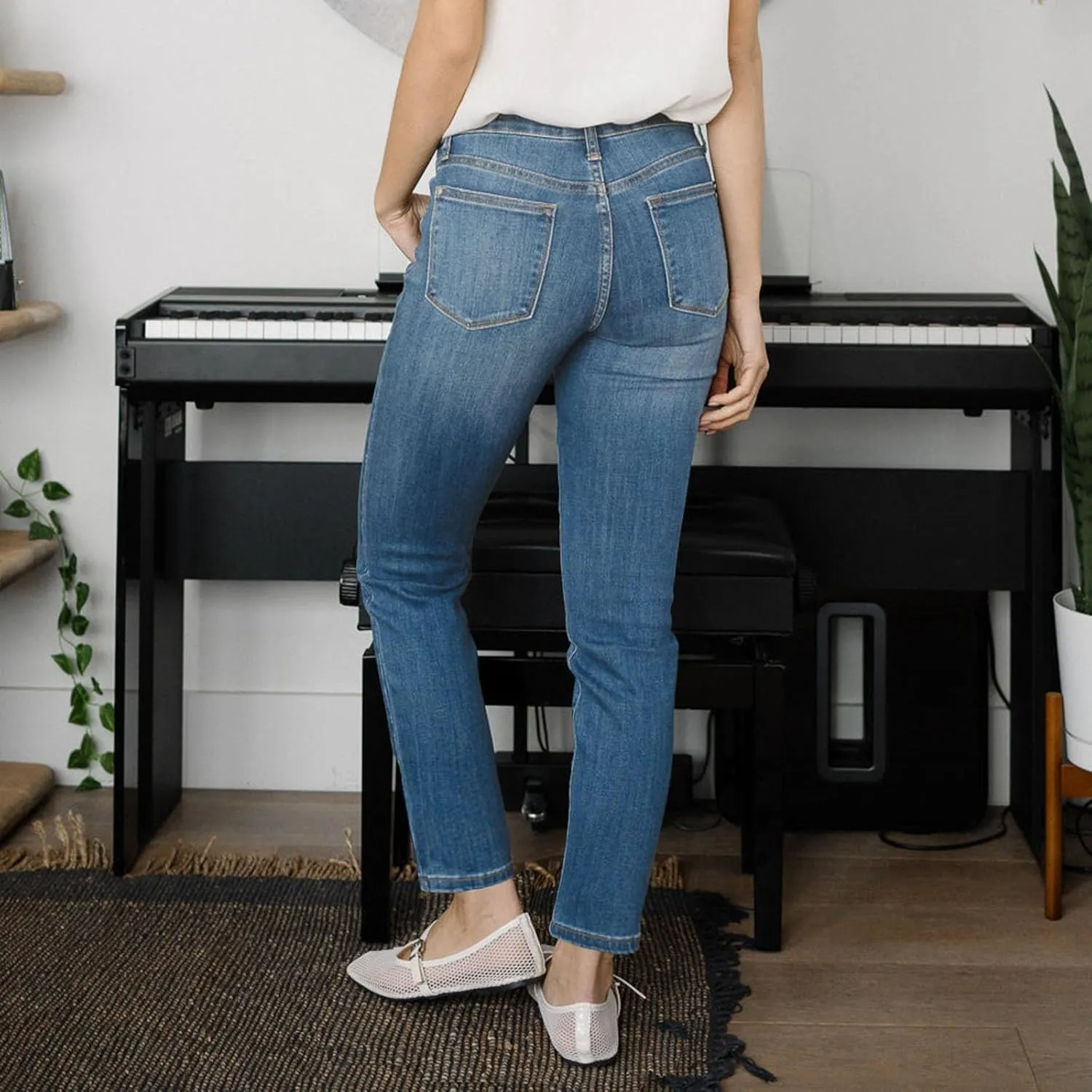 Stretchy Jeans for Women Trendy Mid Waist Wash Straight Leg Jeans Relaxed Fit Vintage Boyfriend Denim Pants with Pockets