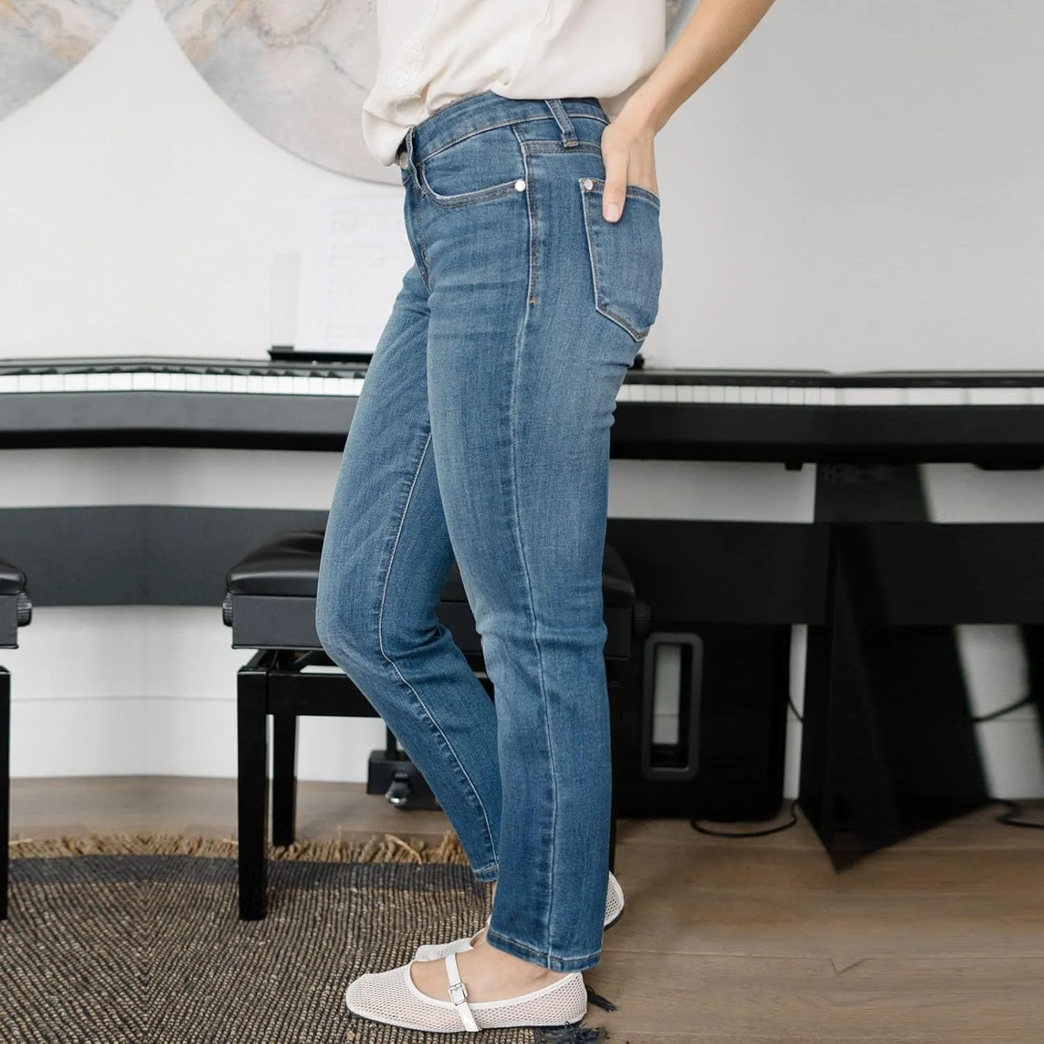 Stretchy Jeans for Women Trendy Mid Waist Wash Straight Leg Jeans Relaxed Fit Vintage Boyfriend Denim Pants with Pockets