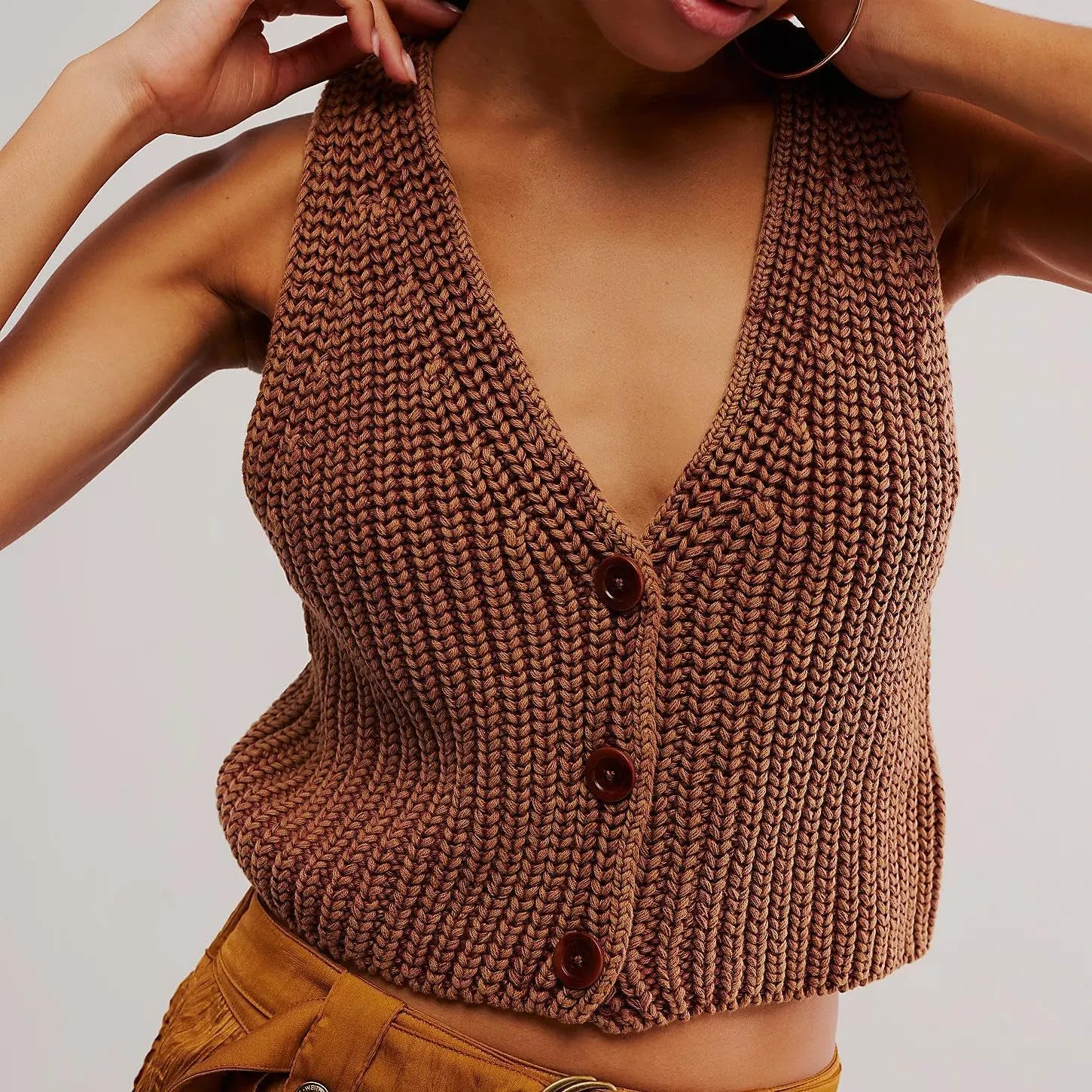 Women Button Up Ribbed Knit Crop Sweater Vest Sleeveless Solid Slim Fit Deep V Neck Cropped Vest Cardigan